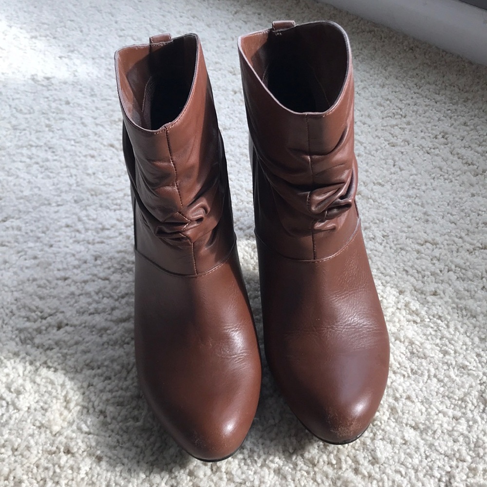Women’s. Size 8.5. Brown booties